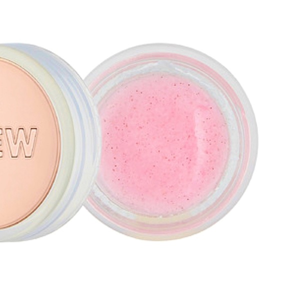 🚨 LAST ONE! Petal Pout lip scrub BY DREW - Picture 11 of 17